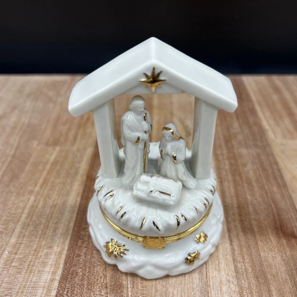 Lenox‎ Treasures 'The Holy Family' Hinged Treasure Trinket Box First Issue
